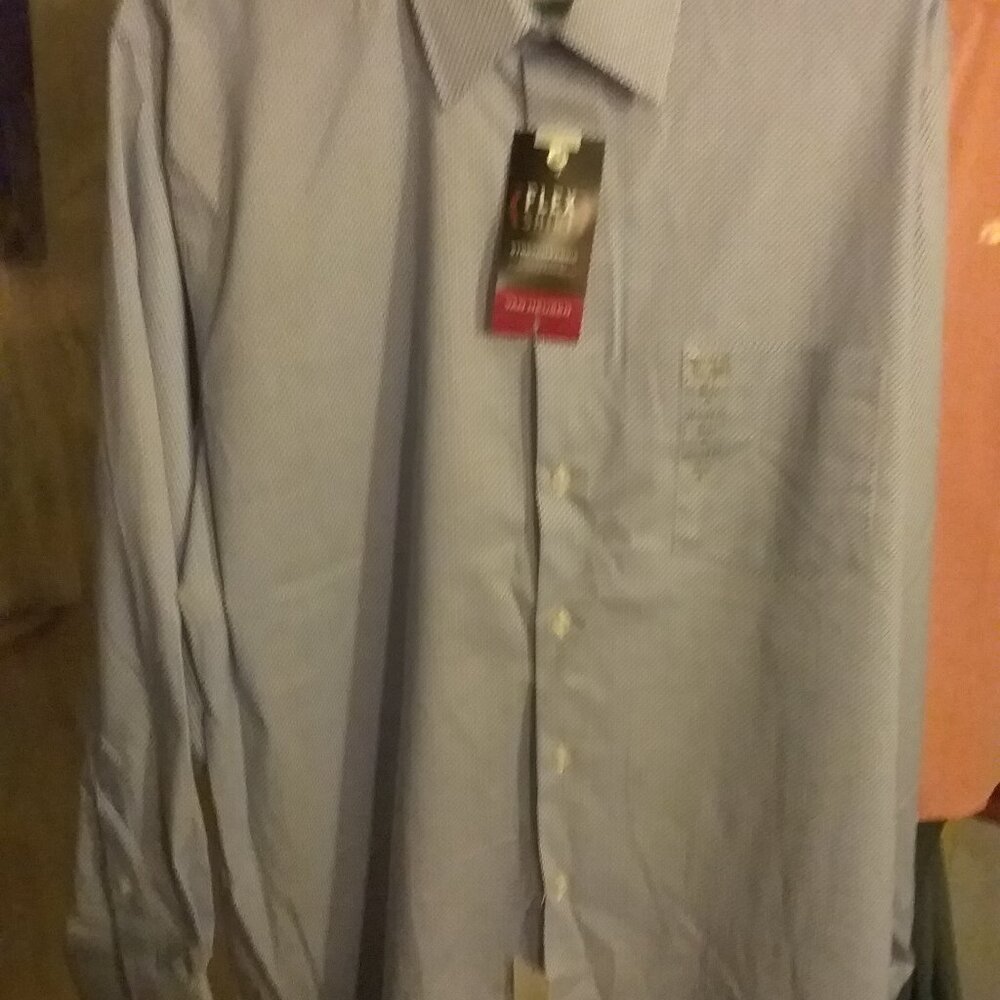 Mens Van Heusen dress shirt